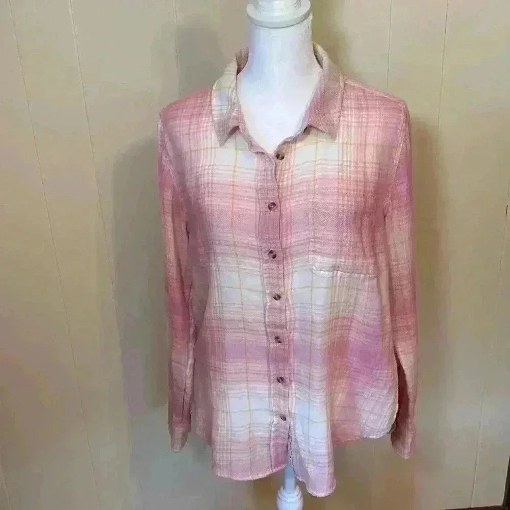 Lucky Brand Womanโs Pink & Cream Pastel Plaid Flannel Shirt Top in Size XS.